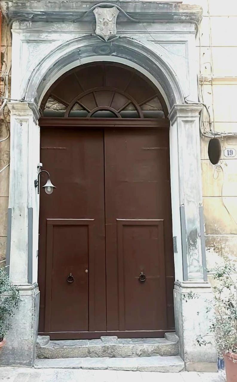Casa Del Parlamento Apartamento Palermo Exterior foto